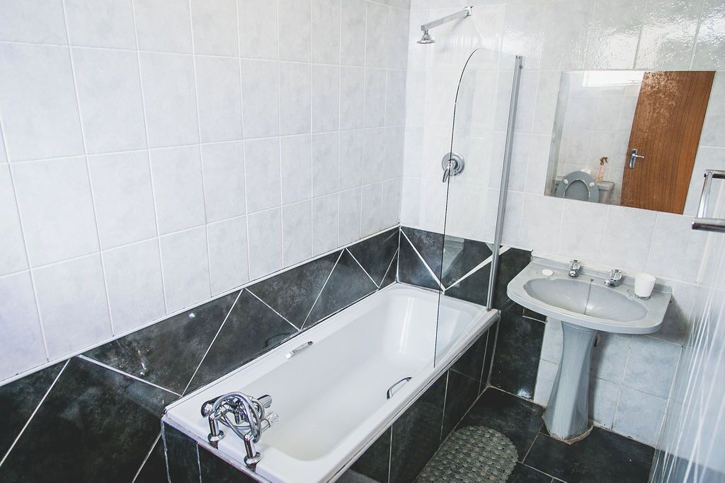 Photo of Bathroom in Komani