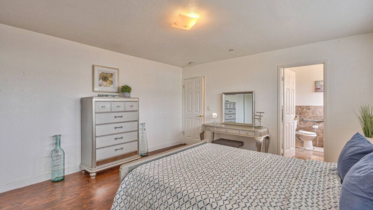Photo of Bedroom in Marina