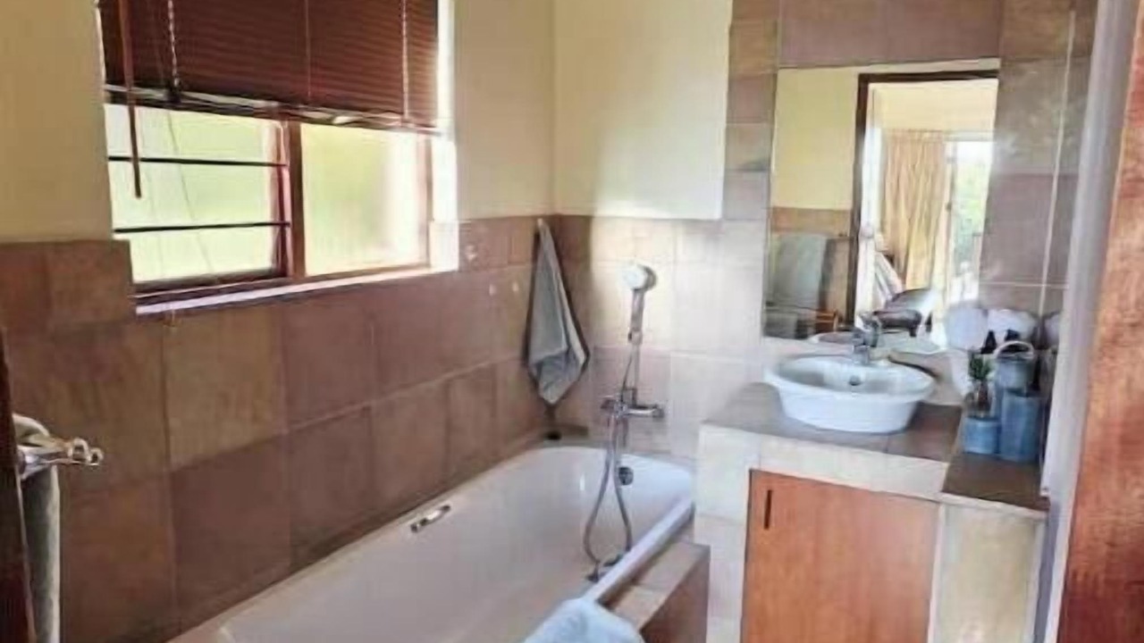 Photo of Bathroom in Ligfontein