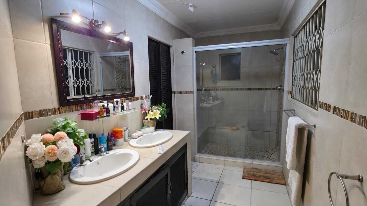 Photo of Bathroom in Witfield