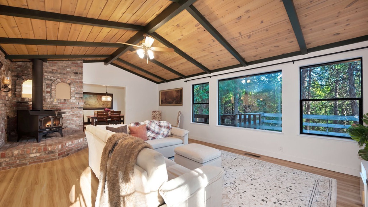 Photo of Livingroom in Pollock Pines