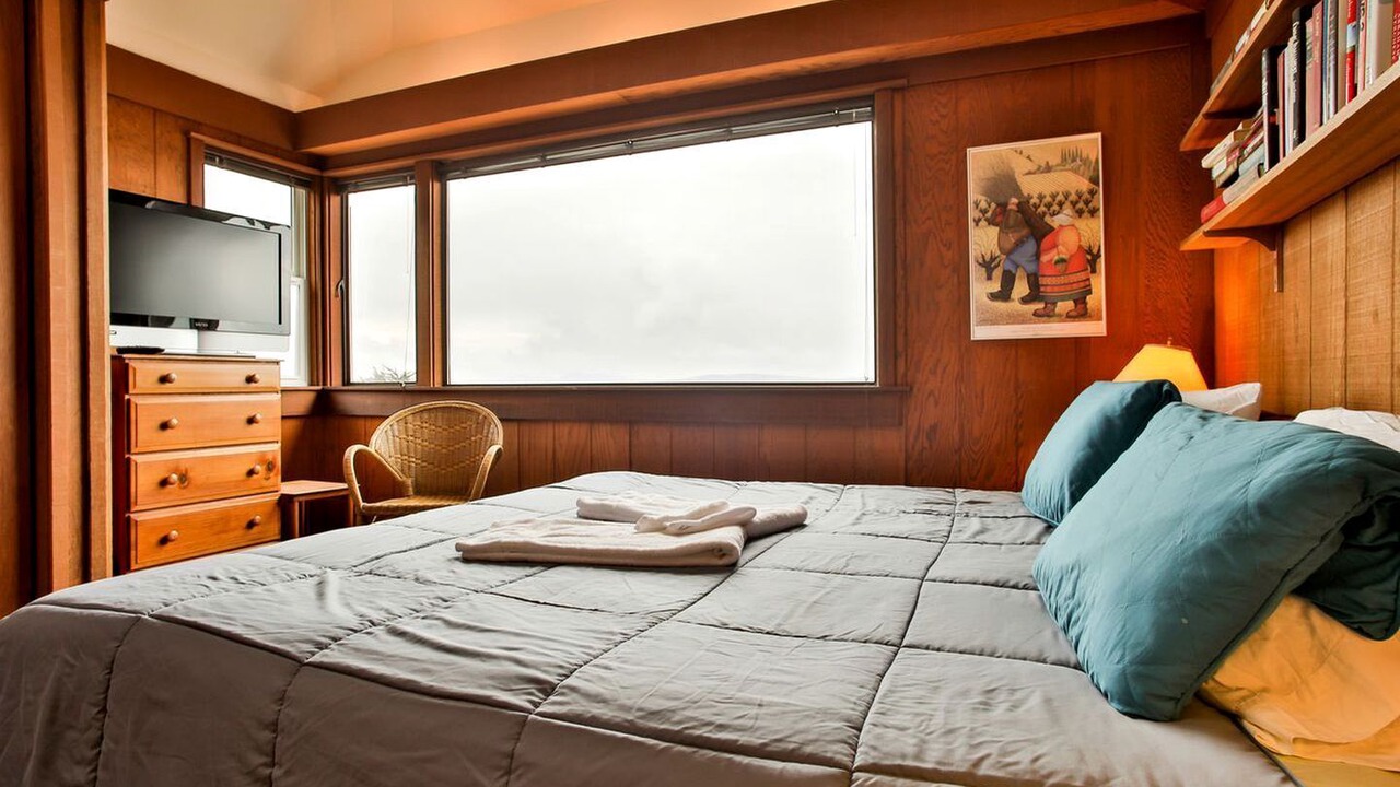 Photo of Bedroom in Dillon Beach