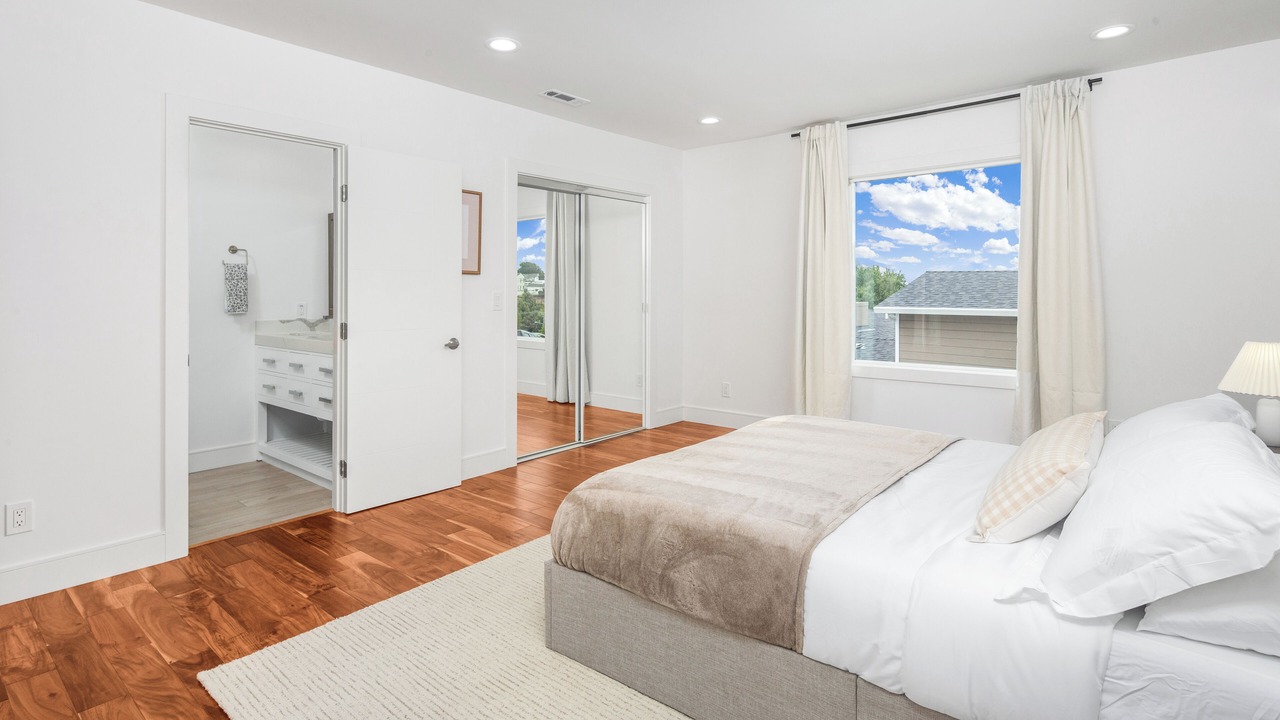 Photo of Bedroom in Oakland