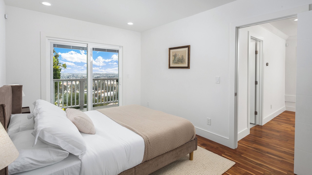 Photo of Bedroom in Oakland