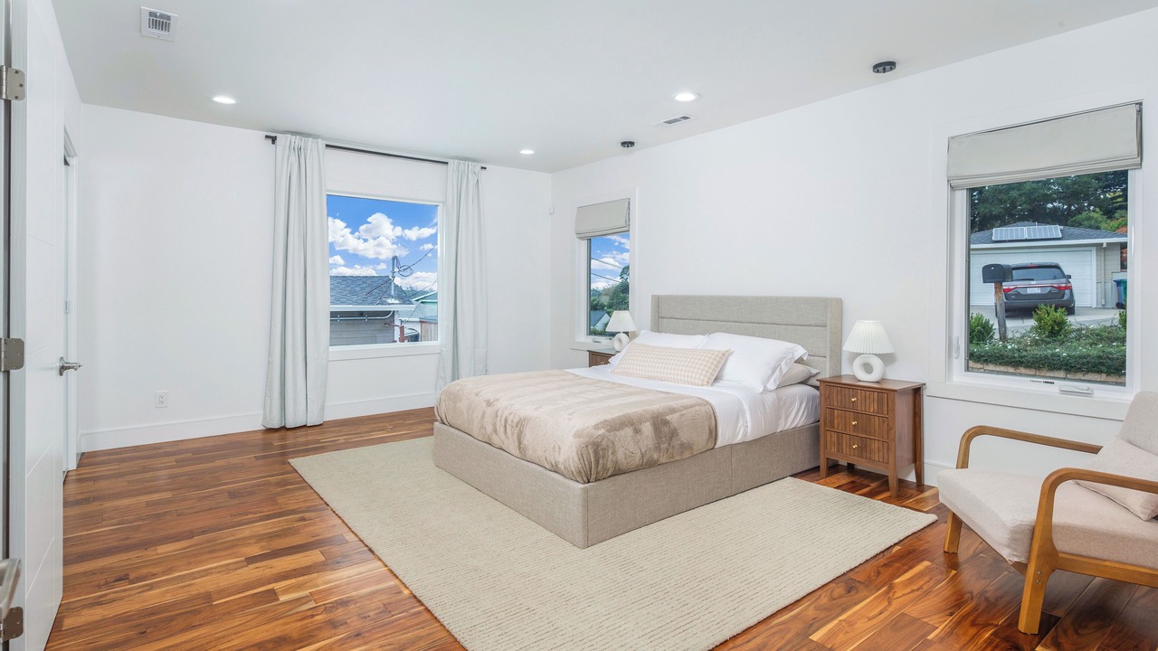 Photo of Bedroom in Oakland