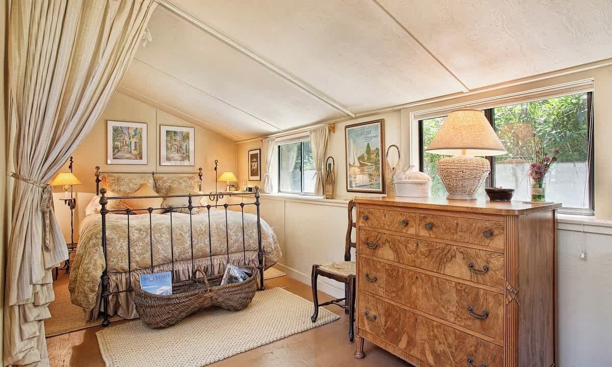 Photo of Bedroom in St. Helena
