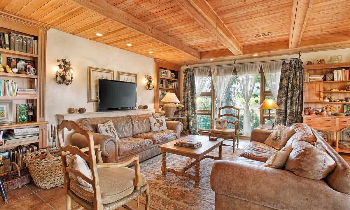 Photo of Livingroom in St. Helena