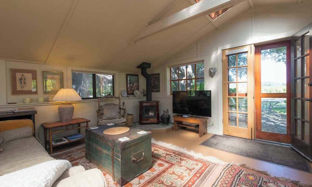 Photo of Livingroom in St. Helena