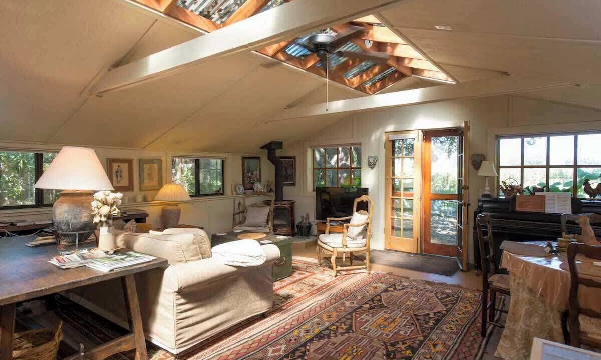 Photo of Livingroom in St. Helena