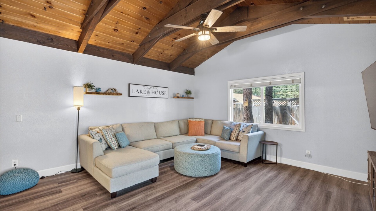 Photo of Livingroom in Sierra Tract