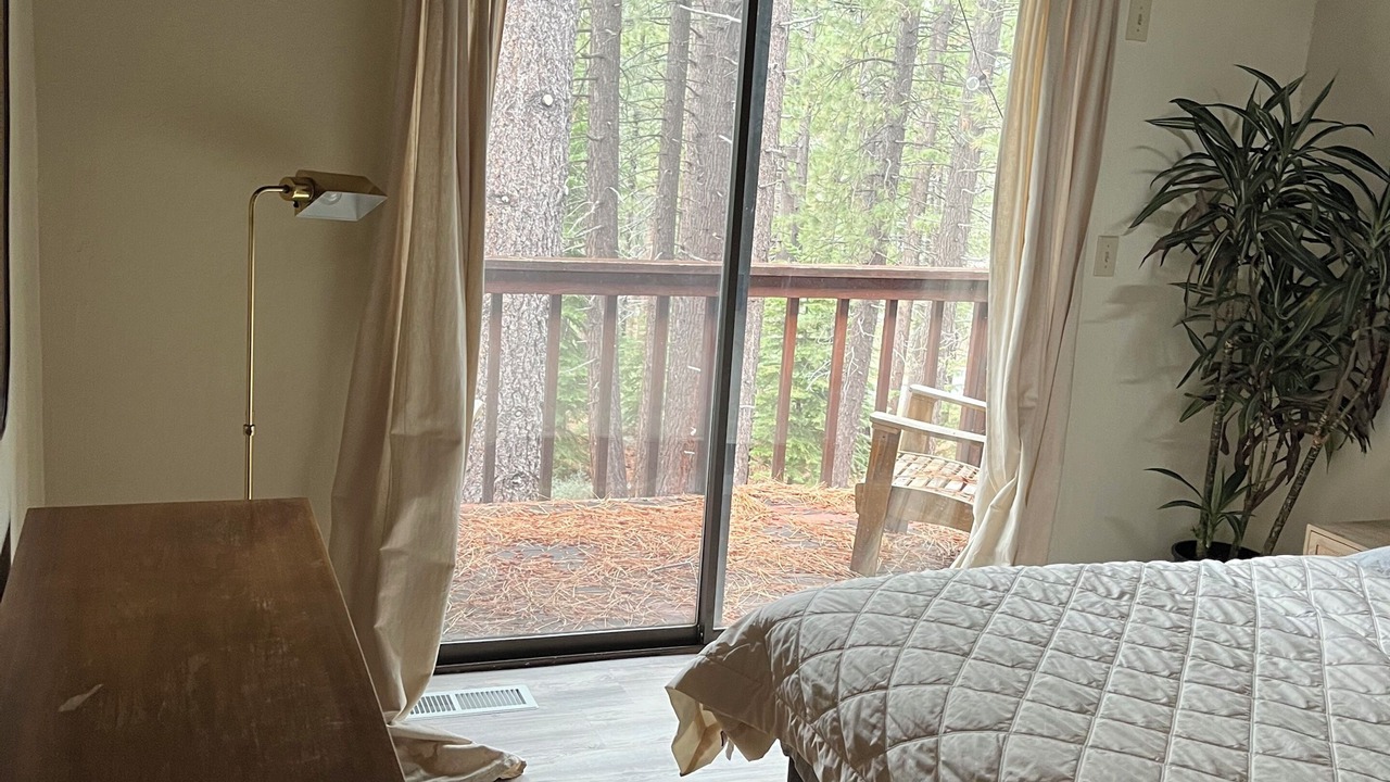 Photo of Bedroom in Country Club Estates
