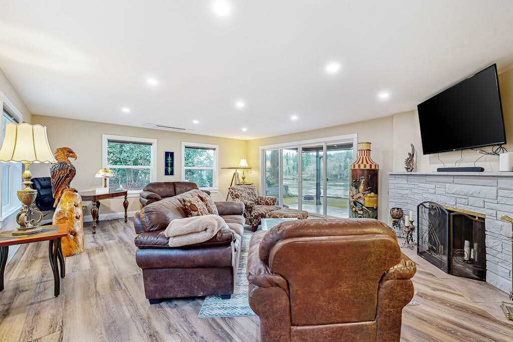 Photo of Livingroom in Oak Grove