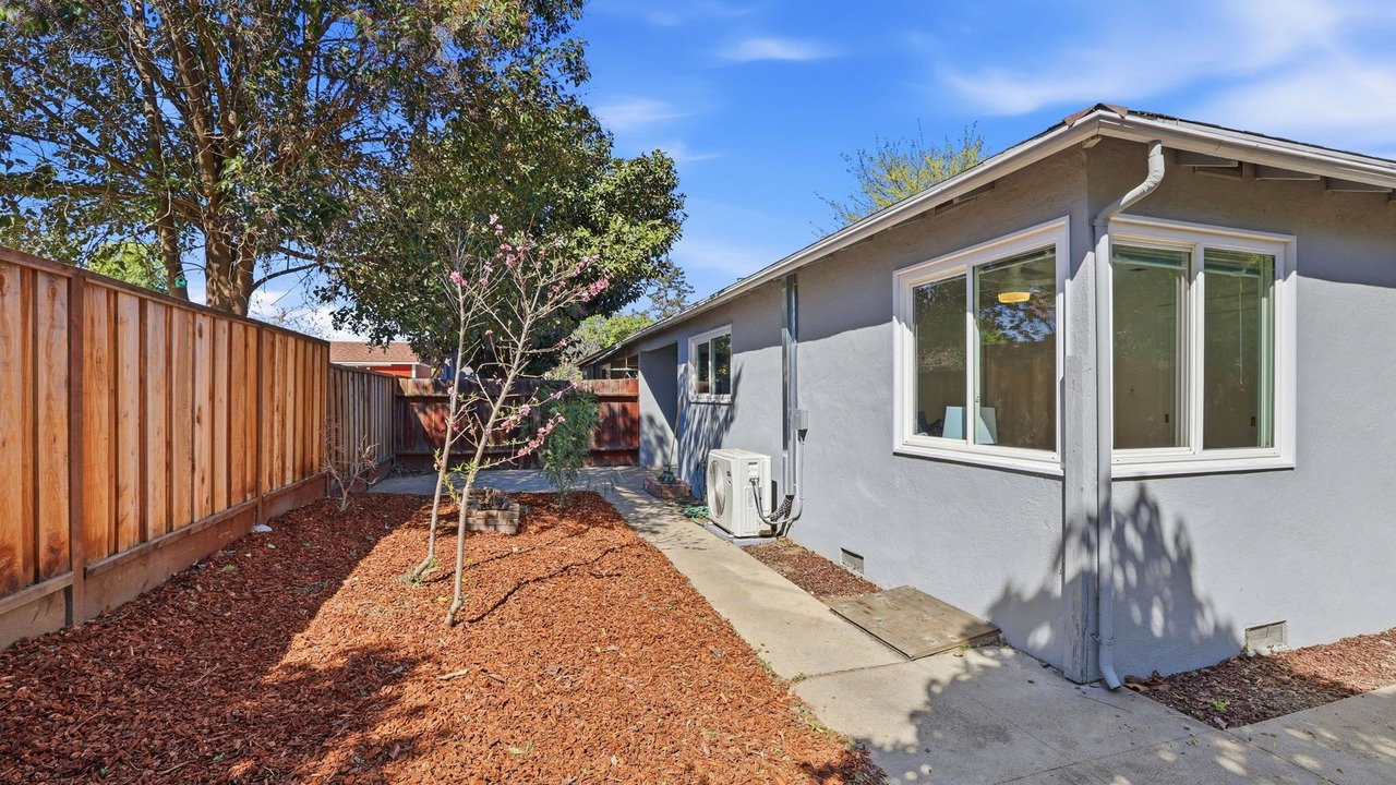 Photo of Outdoor in Old Mountain View