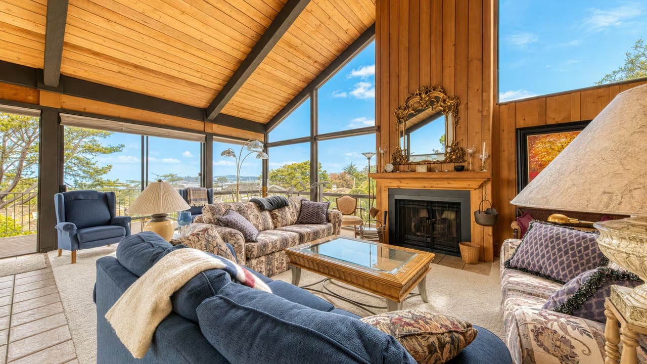 Photo of Livingroom in Golden Rectangle