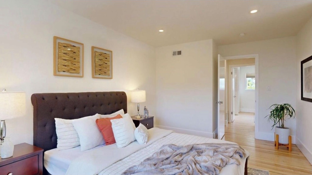 Photo of Bedroom in Centerville