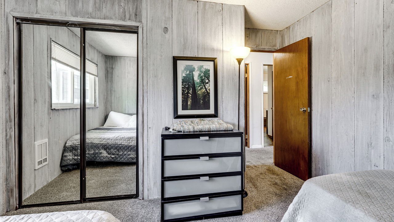 Photo of Bedroom in Clear Lake