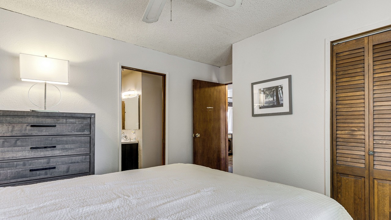 Photo of Bedroom in Clear Lake