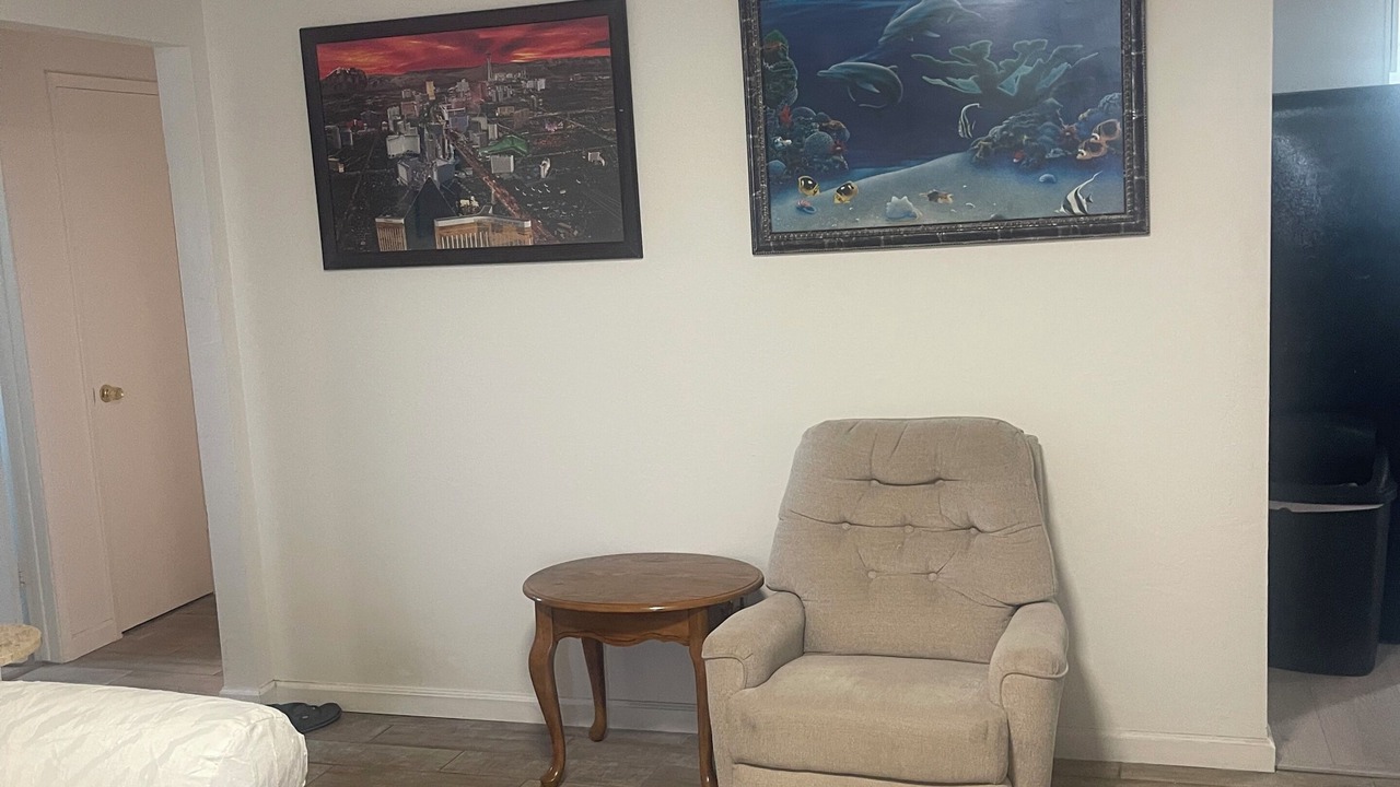 Photo of Livingroom in Pittsburg