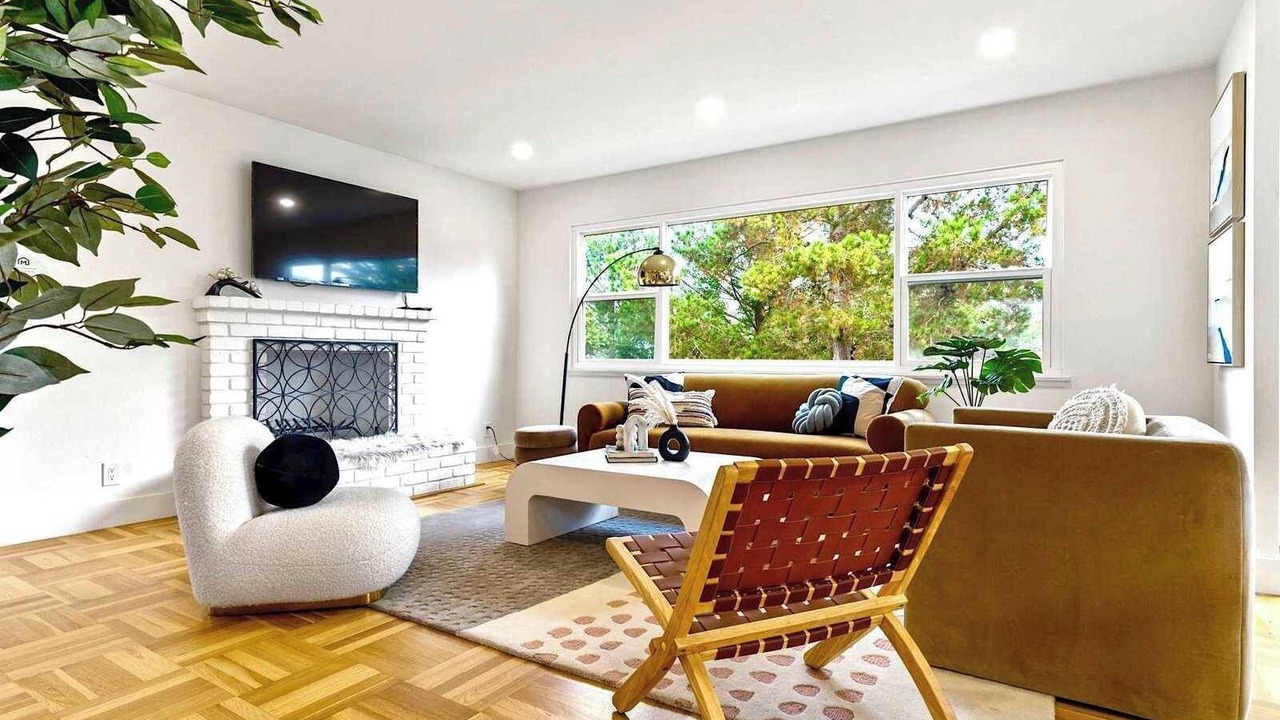 Photo of Livingroom in Linda Mar