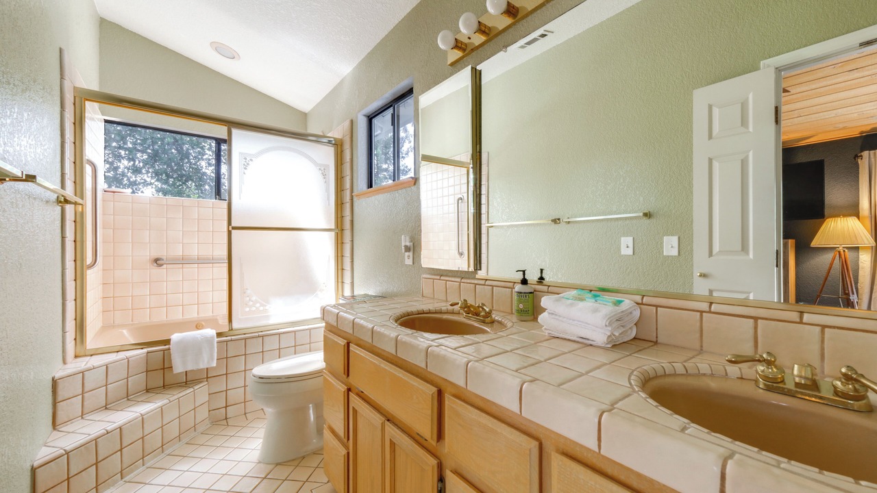 Photo of Bathroom in Auburn