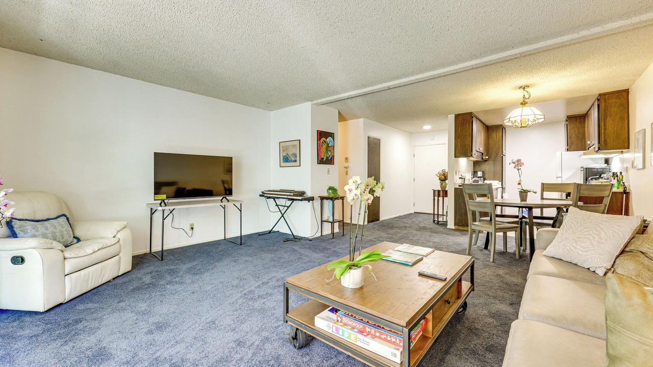 Photo of Livingroom in West Alameda