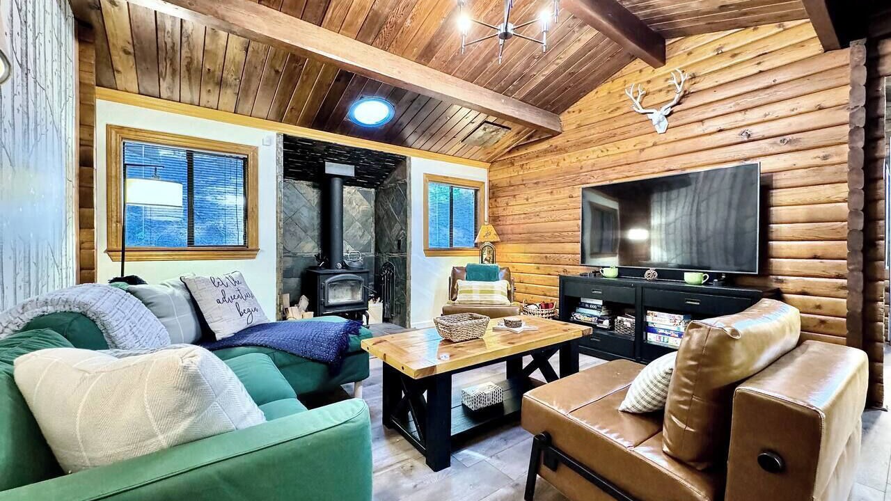 Photo of Livingroom in Pollock Pines