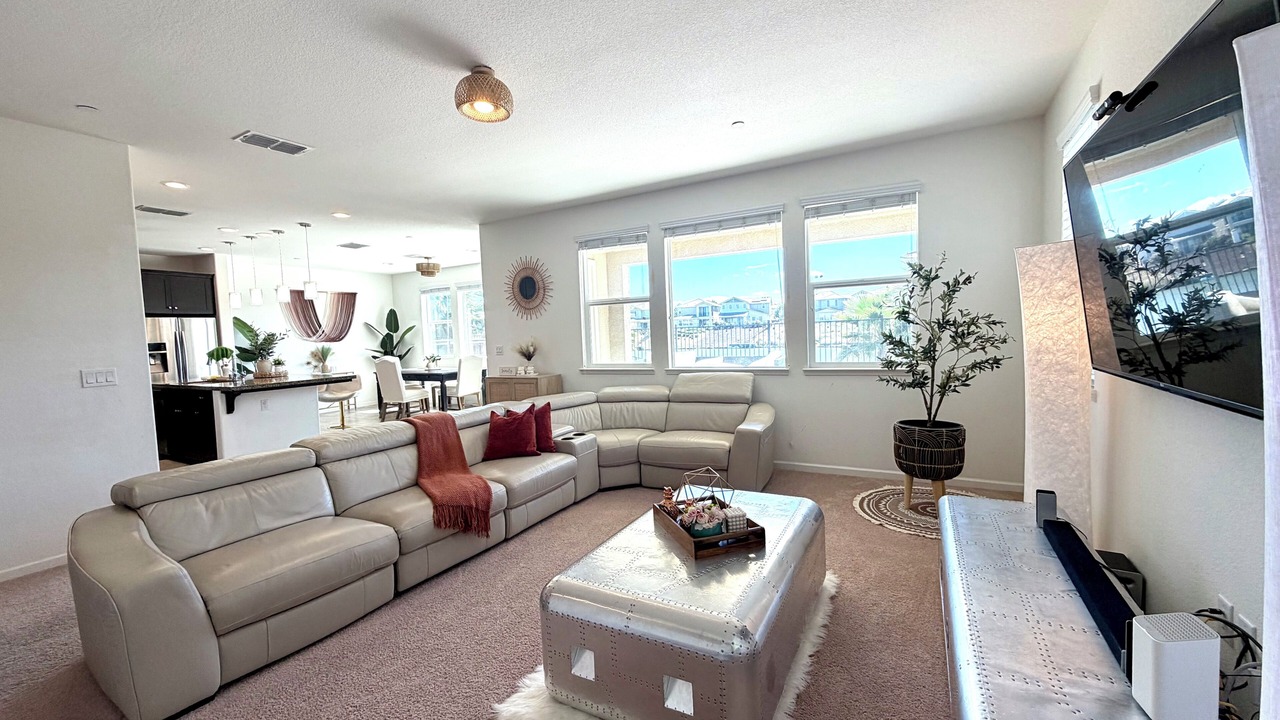 Photo of Livingroom in Lathrop