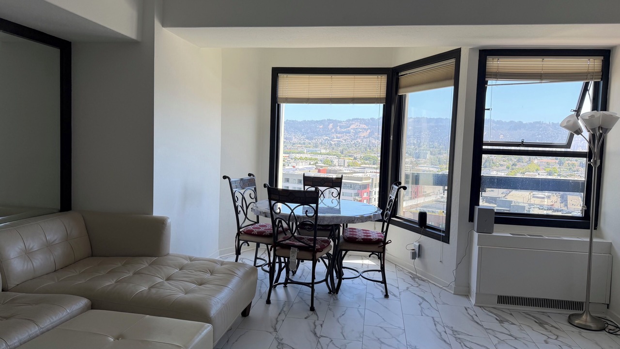 Photo of Livingroom in Emeryville