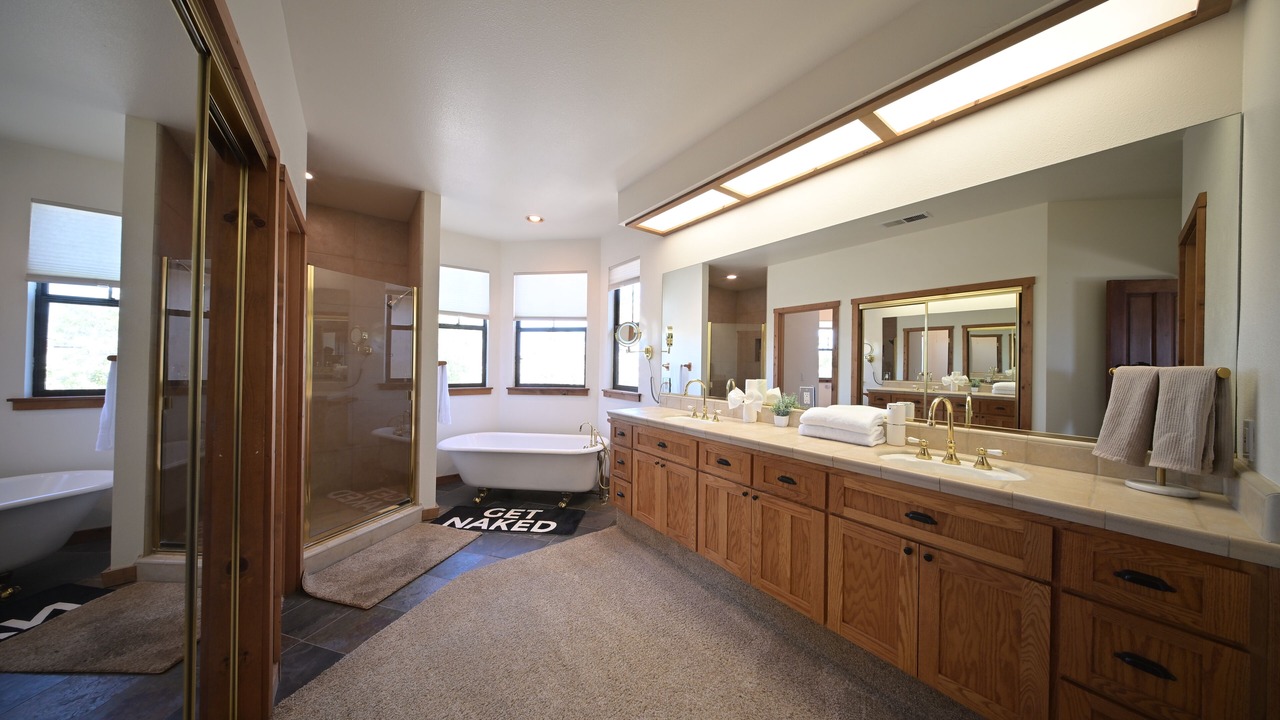 Photo of Bathroom in Discovery Bay