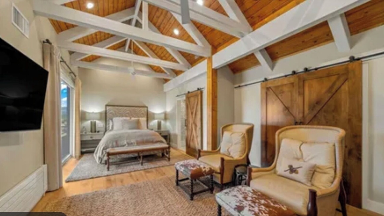 Photo of Bedroom in Calpine