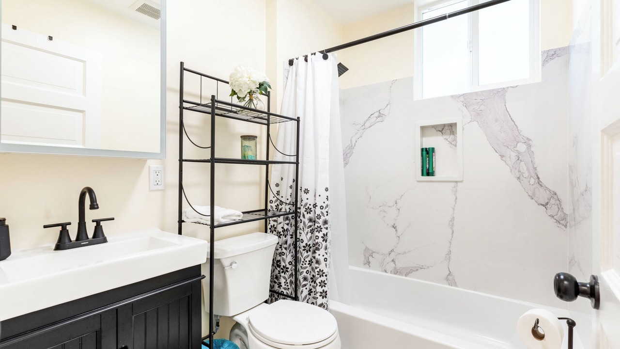 Photo of Bathroom in Uptown Oakland