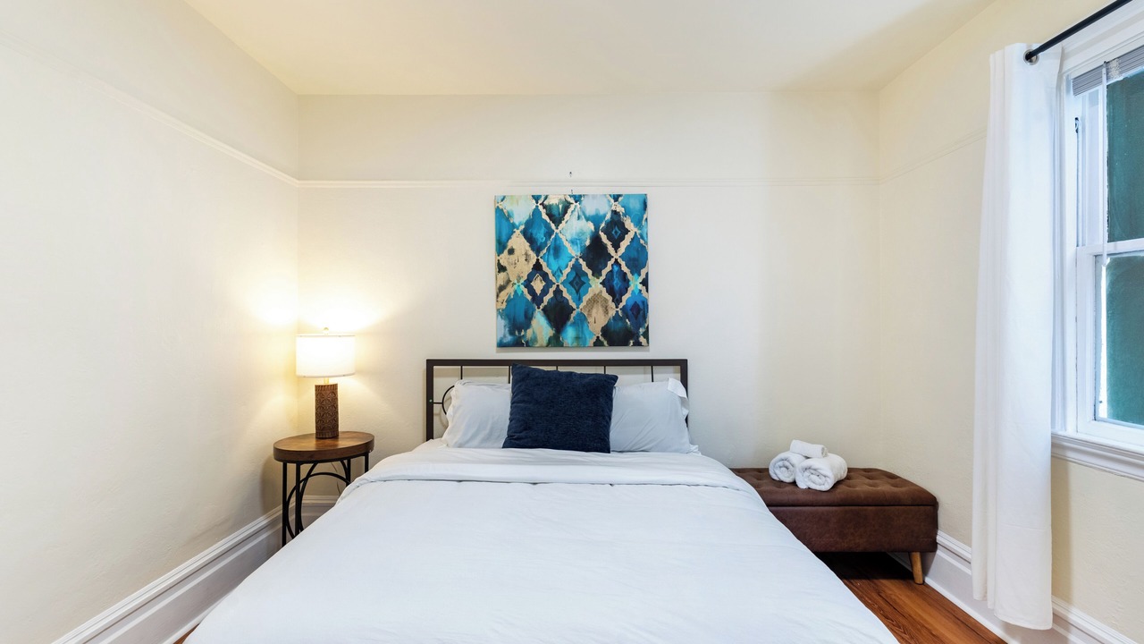 Photo of Bedroom in Uptown Oakland