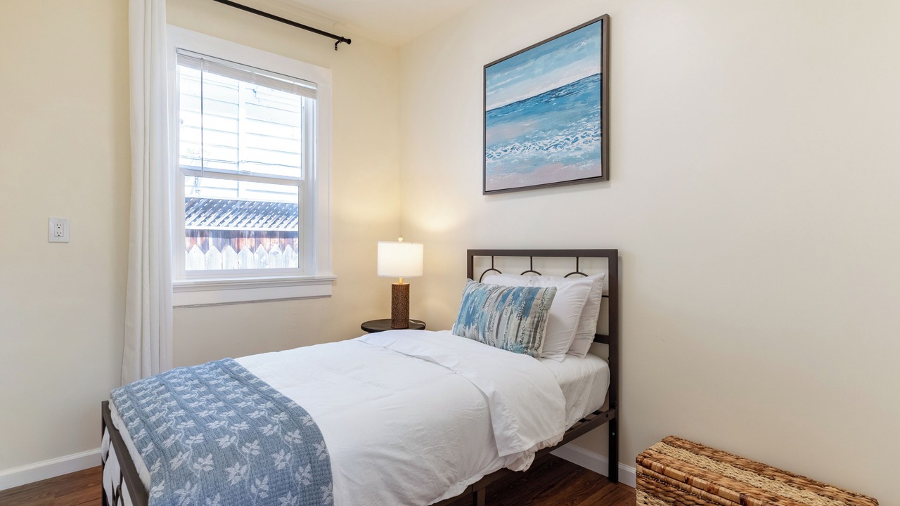 Photo of Bedroom in Uptown Oakland