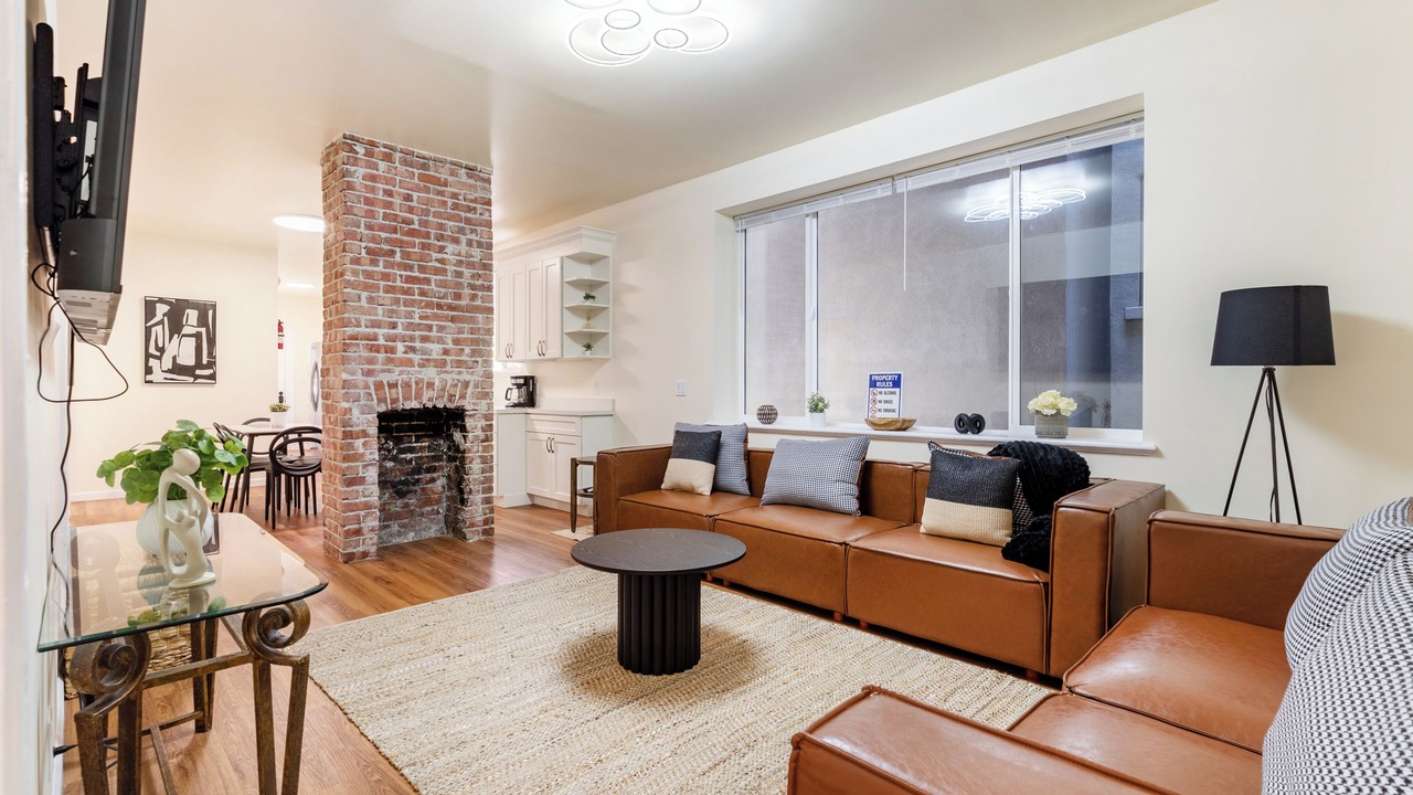 Photo of Livingroom in Uptown Oakland