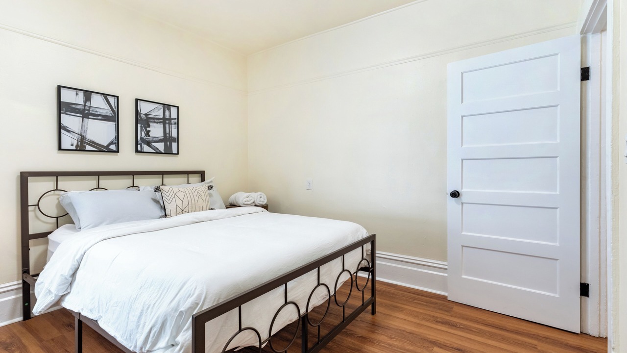 Photo of Bedroom in Uptown Oakland