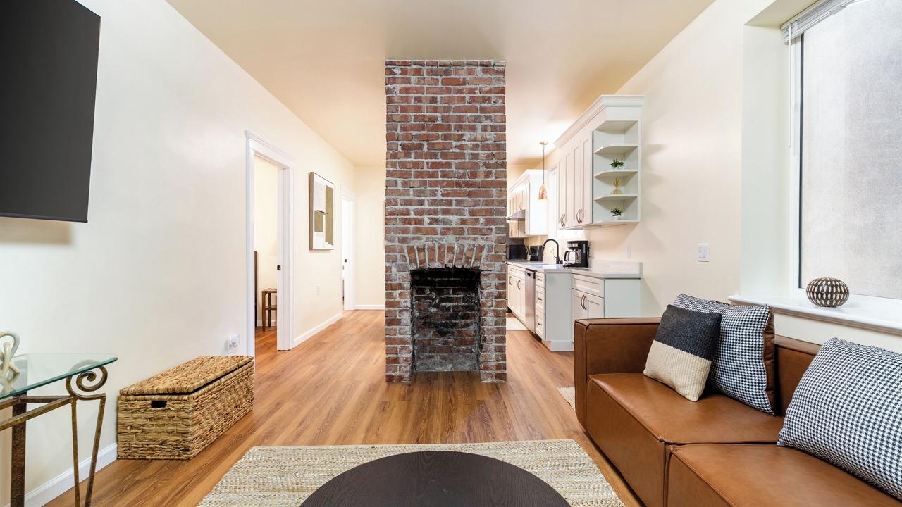 Photo of Livingroom in Uptown Oakland