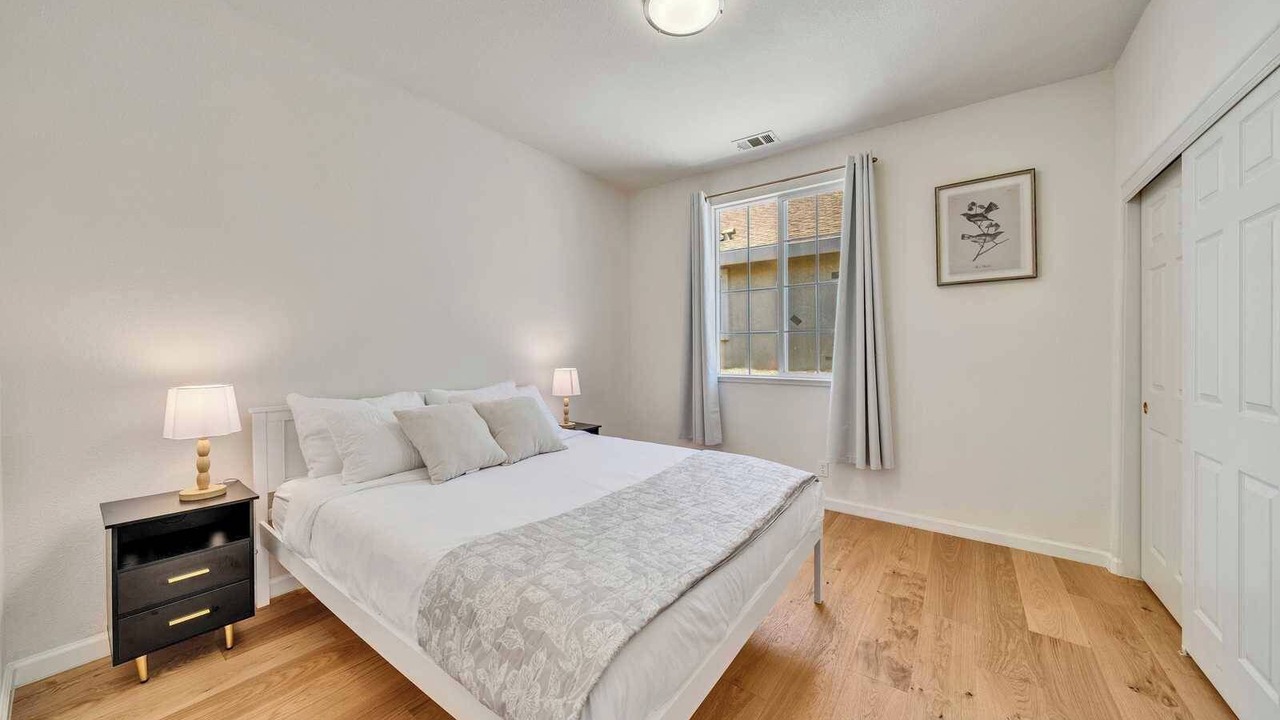Photo of Bedroom in West Alameda