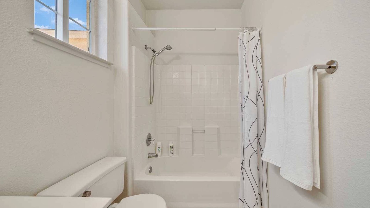 Photo of Bathroom in West Alameda