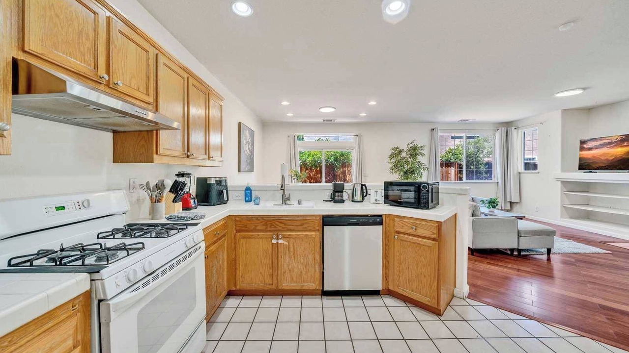 Photo of Kitchen in West Alameda