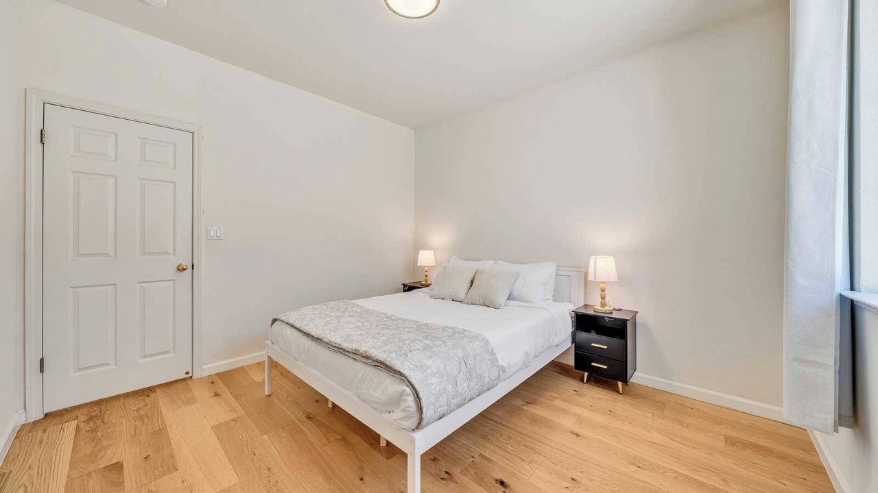 Photo of Bedroom in West Alameda