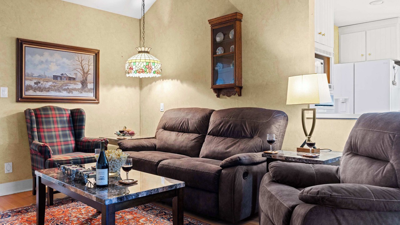 Photo of Livingroom in Graton