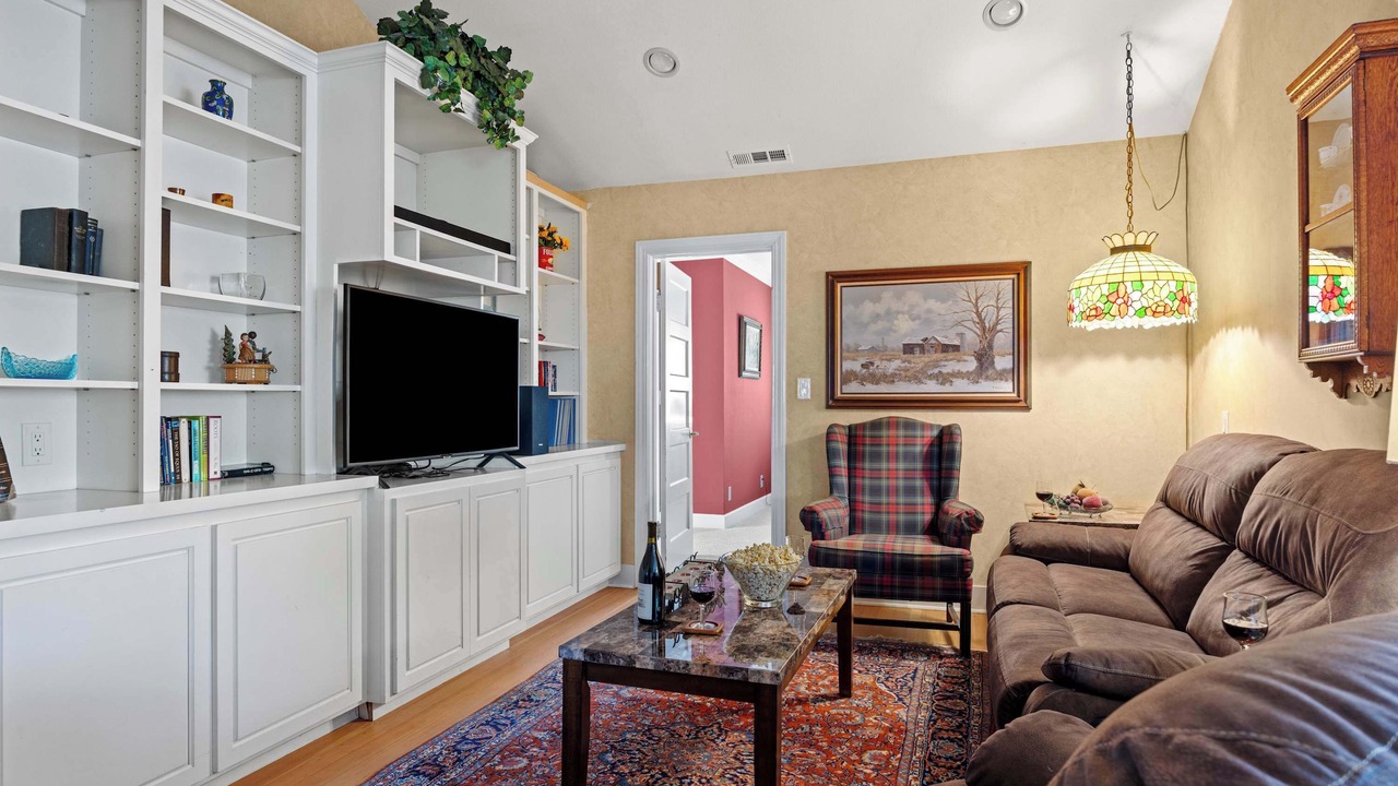 Photo of Livingroom in Graton