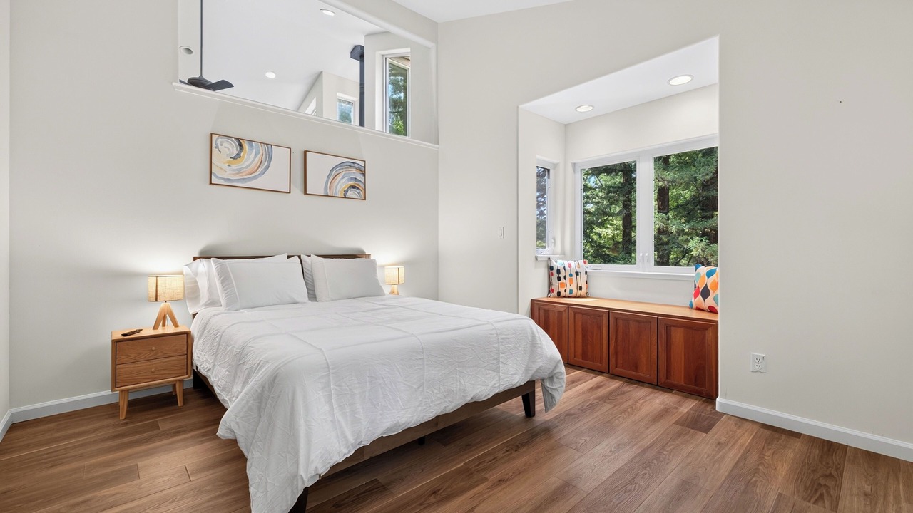 Photo of Bedroom in Guerneville