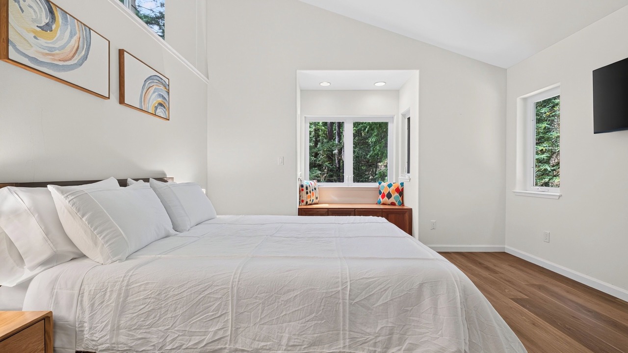 Photo of Bedroom in Guerneville