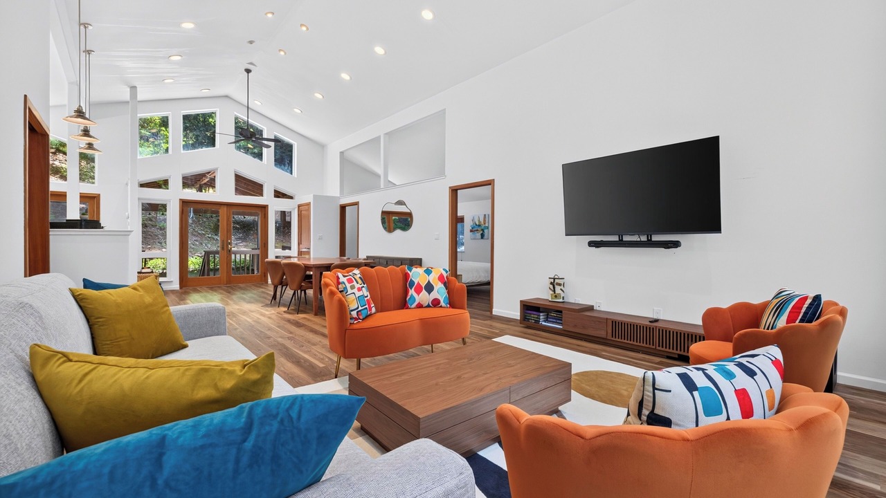 Photo of Livingroom in Guerneville