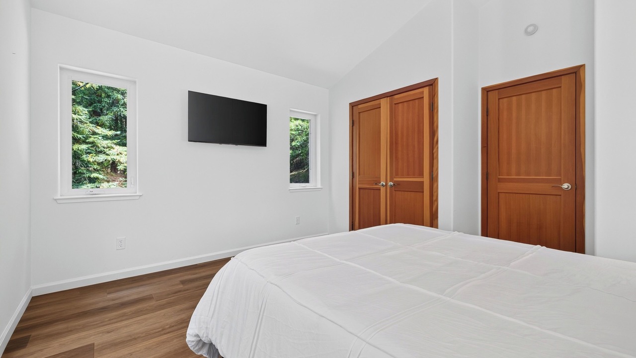Photo of Bedroom in Guerneville
