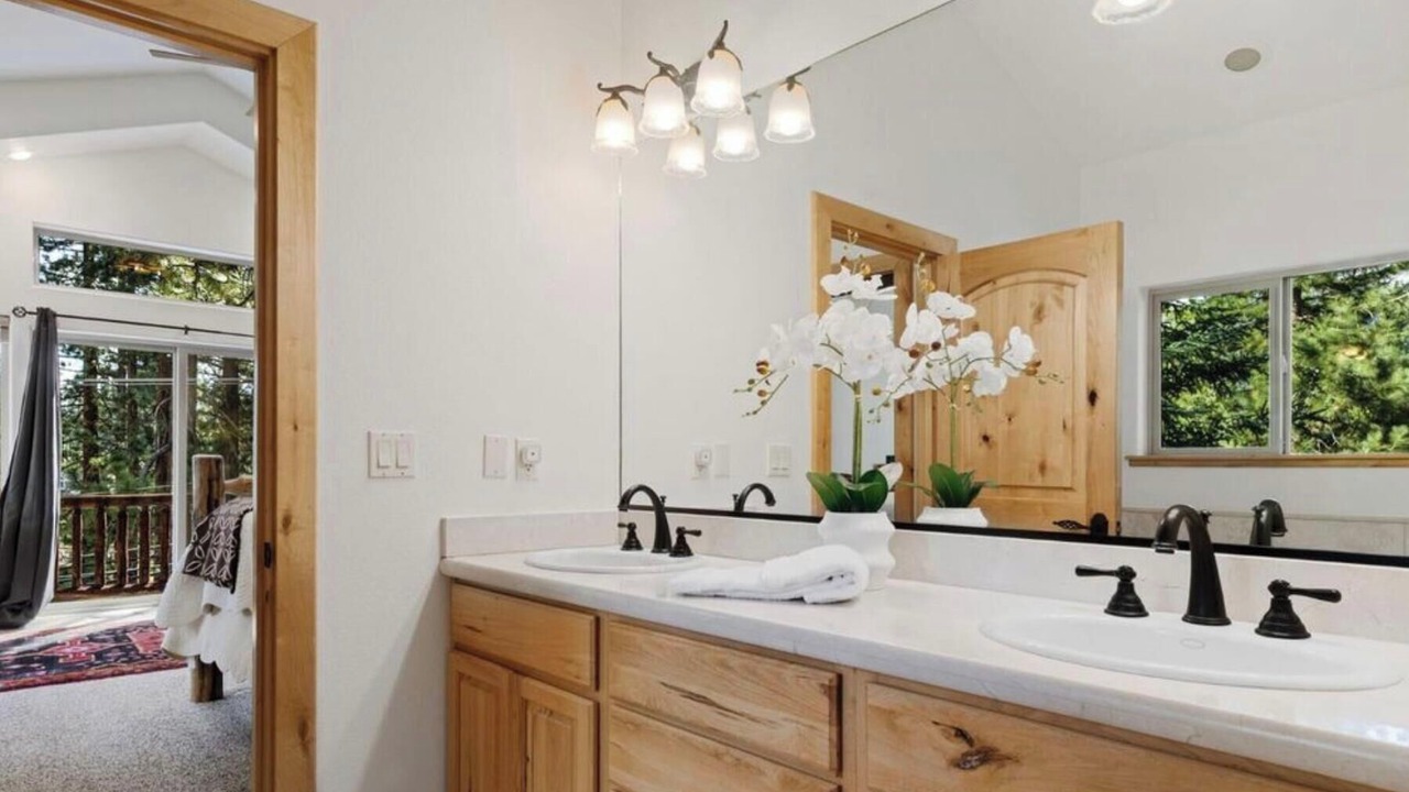 Photo of Bathroom in Black Bart