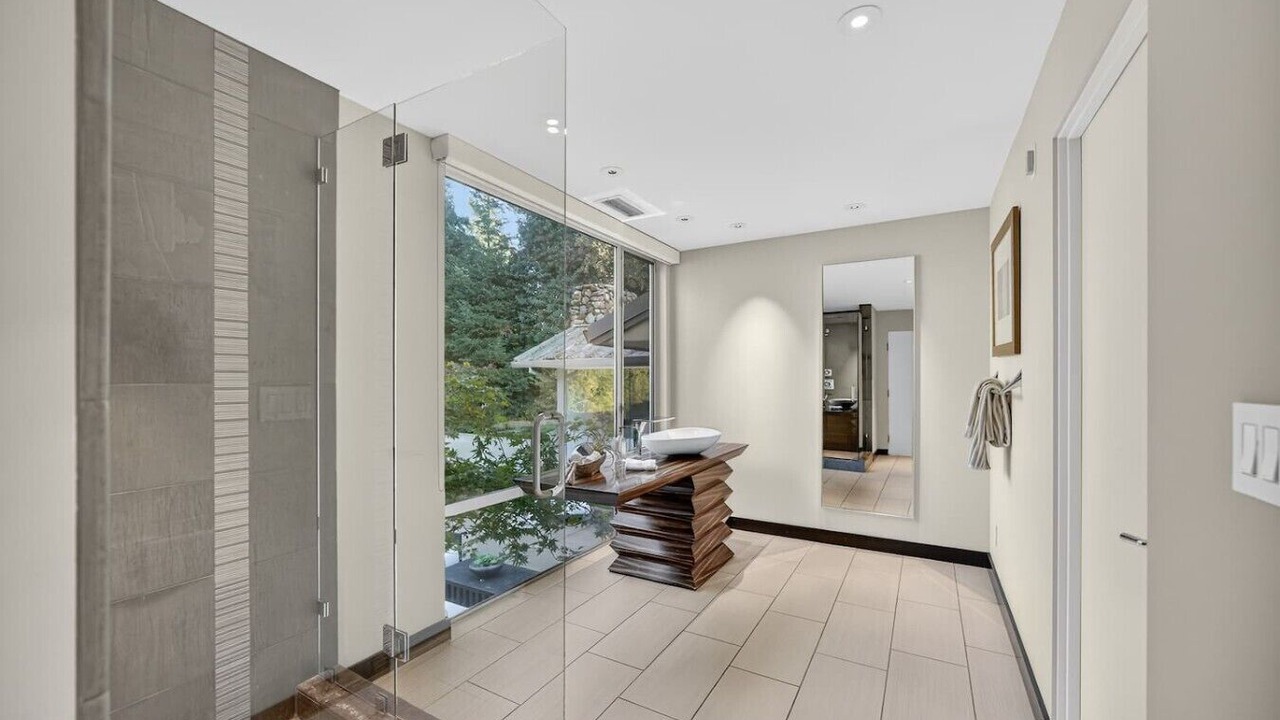 Photo of Bathroom in Arden-Arcade