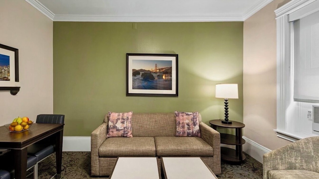 Photo of Livingroom in Belden Place