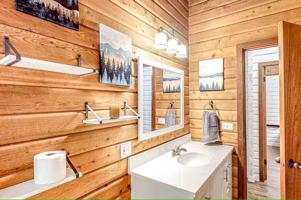 Photo of Bathroom in Cedar Ridge